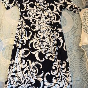 Connected Apparel Elegant Black and White Long Sleeve Dress